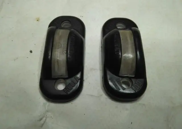 LUZ MATRICULA VW GOLF CABRIO HELLA MK1 REF 22810R4 - Est 25/20