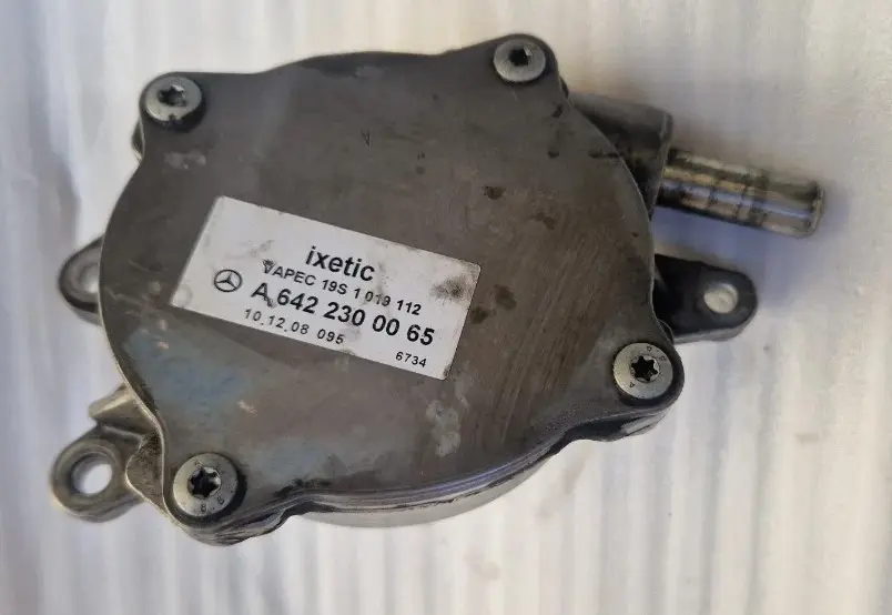 Depresor freno Mercedes Sprinter / Viano / Clase C / CLK 3.0Cdi - Referencia A6422300065 Est. 25/21