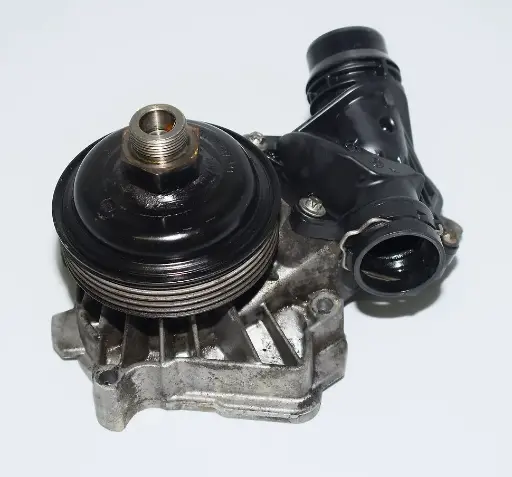 • Bomba Agua Bmw 5 306D1 7787111 (Est. 25/1 )